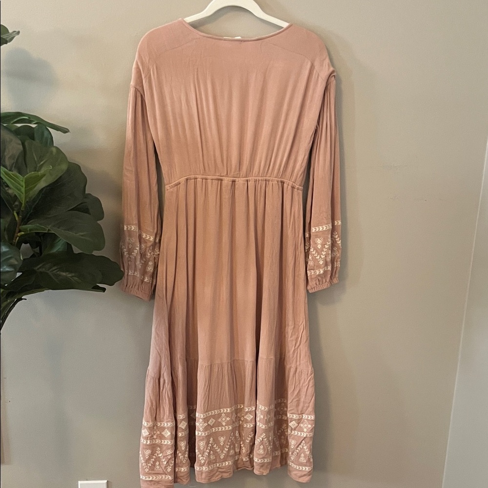 In Loom Embroidered Midi Dress - Picture 5 of 5
